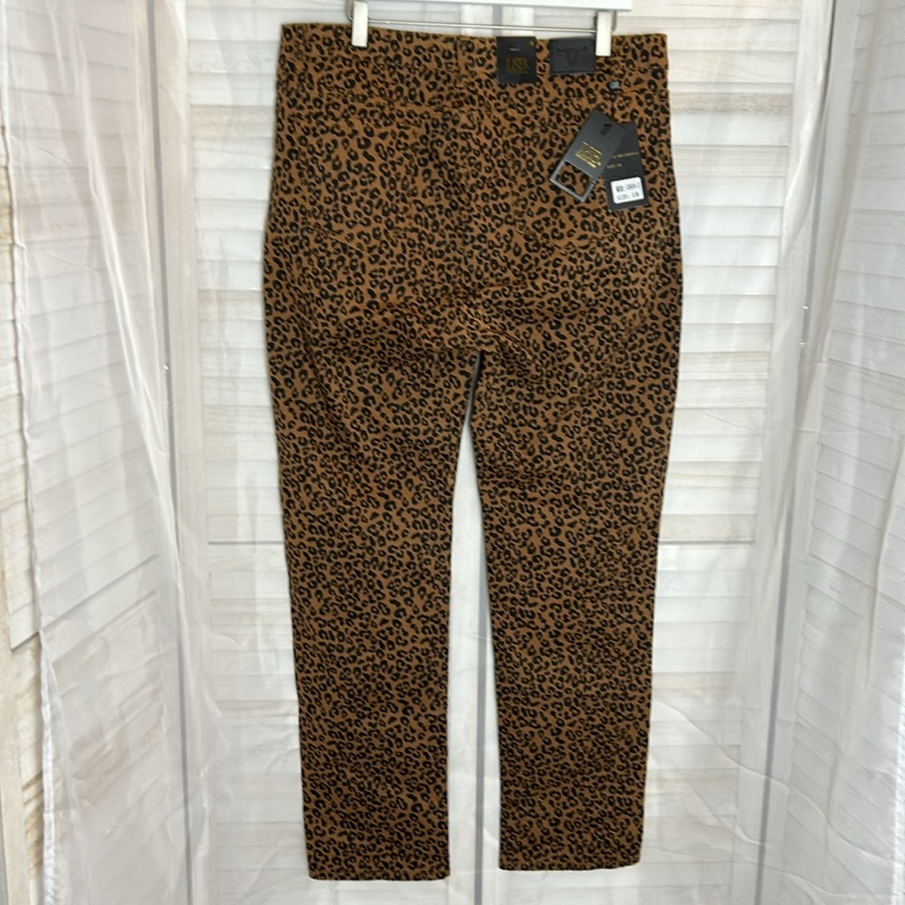 NWT Lucky & Blessed Leopard Print Boyfriend Pants. Size 18 - Picture 7 of 11